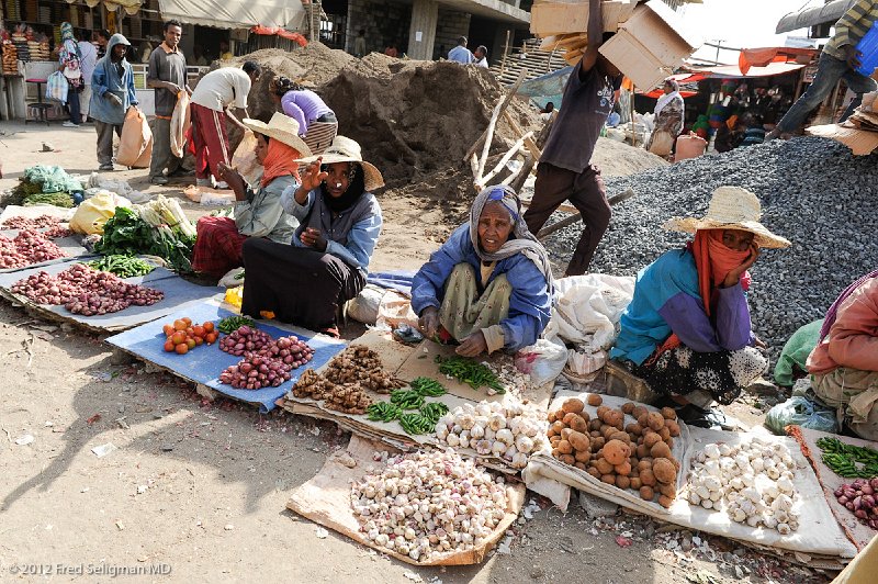 20120329_160027 Nikon D3S 2x3.jpg - Produce section of the Merkado.  Meat and poultry  etc. are sold at a completely different market